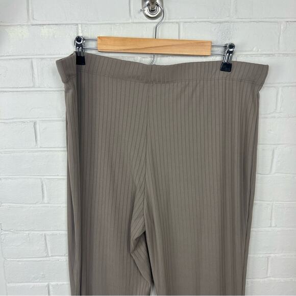 Rue 21 Plus Size Mocha Ribbed Knit Top & Pants Lounge Set Size 3X - Picture 8 of 13